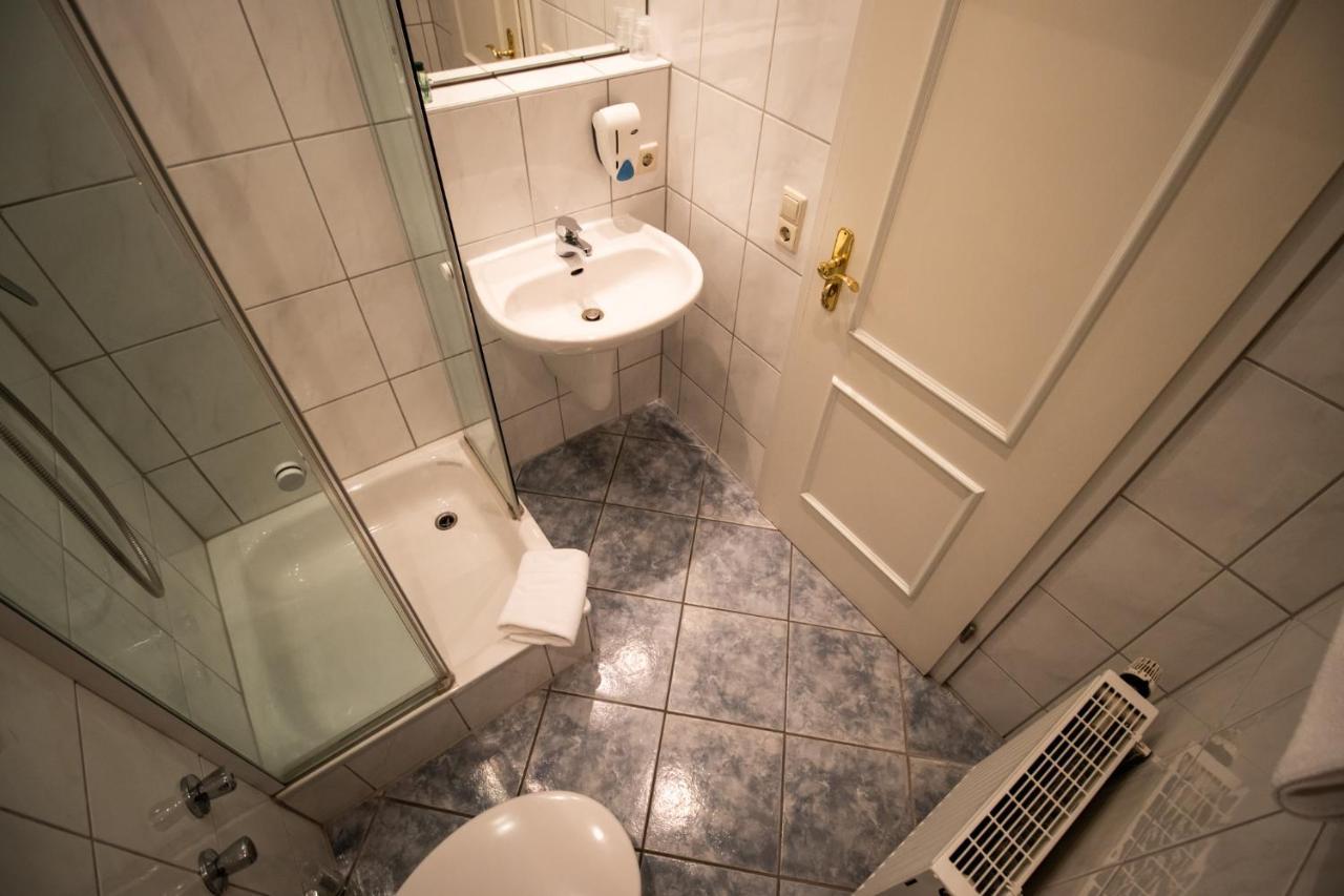Hotel Gasthof Roessle Вайнгартен Екстериор снимка