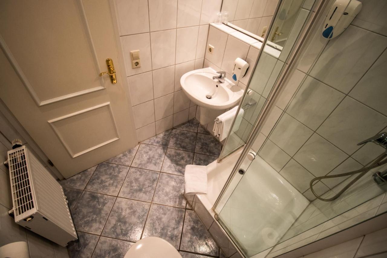 Hotel Gasthof Roessle Вайнгартен Екстериор снимка