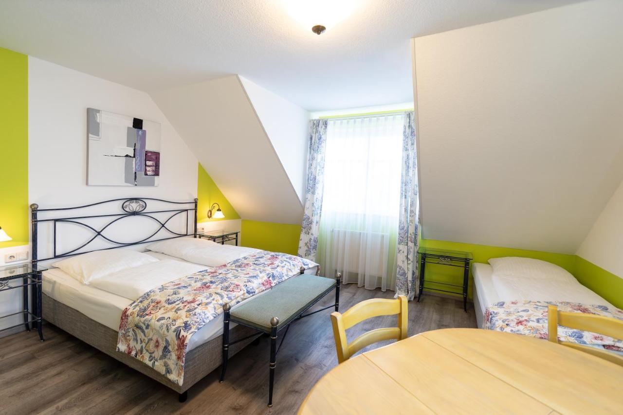 Hotel Gasthof Roessle Вайнгартен Екстериор снимка